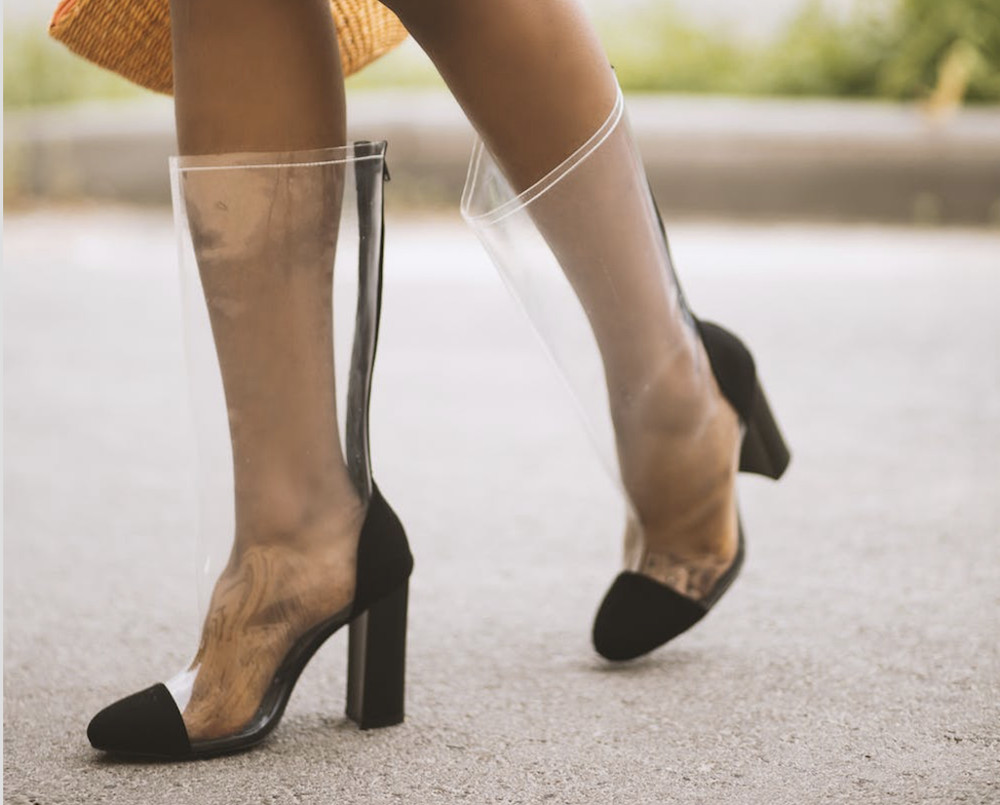 Cara Mengatasi Sepatu Heels yang Kebesaran