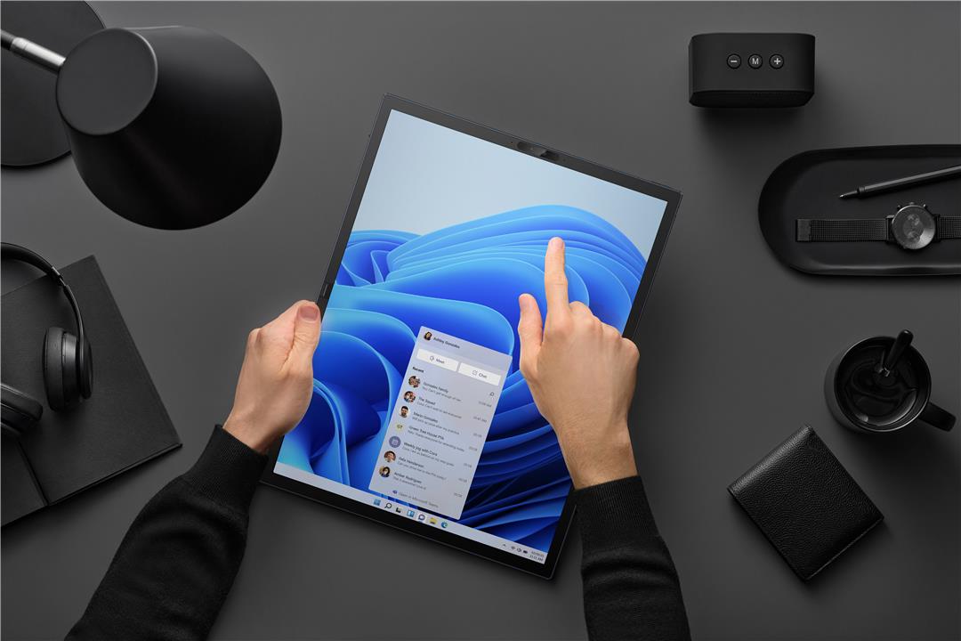 ASUS Zenbook 17 Fold OLED