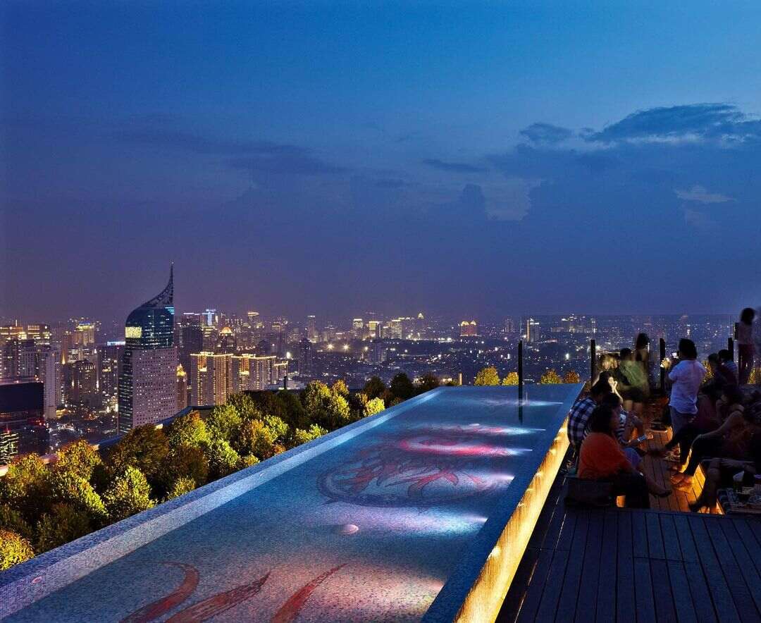 bar, lounge, koktail, bir, cocktail, minuman, alkohol, chill, santai, mewah, nyaman, jakarta, tempat, rekomendasi, makanan, drunk
