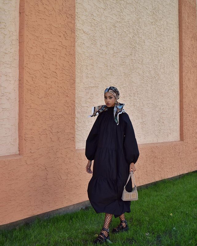 Outfit hitam