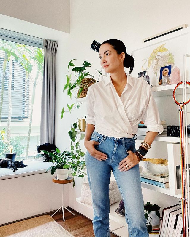 Inspirasi Tampil Chic Dan Stylish Ala Nadya Hutagalung