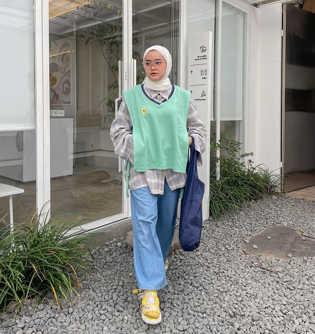 Ragam Model Celana Panjang Wanita Kekinian