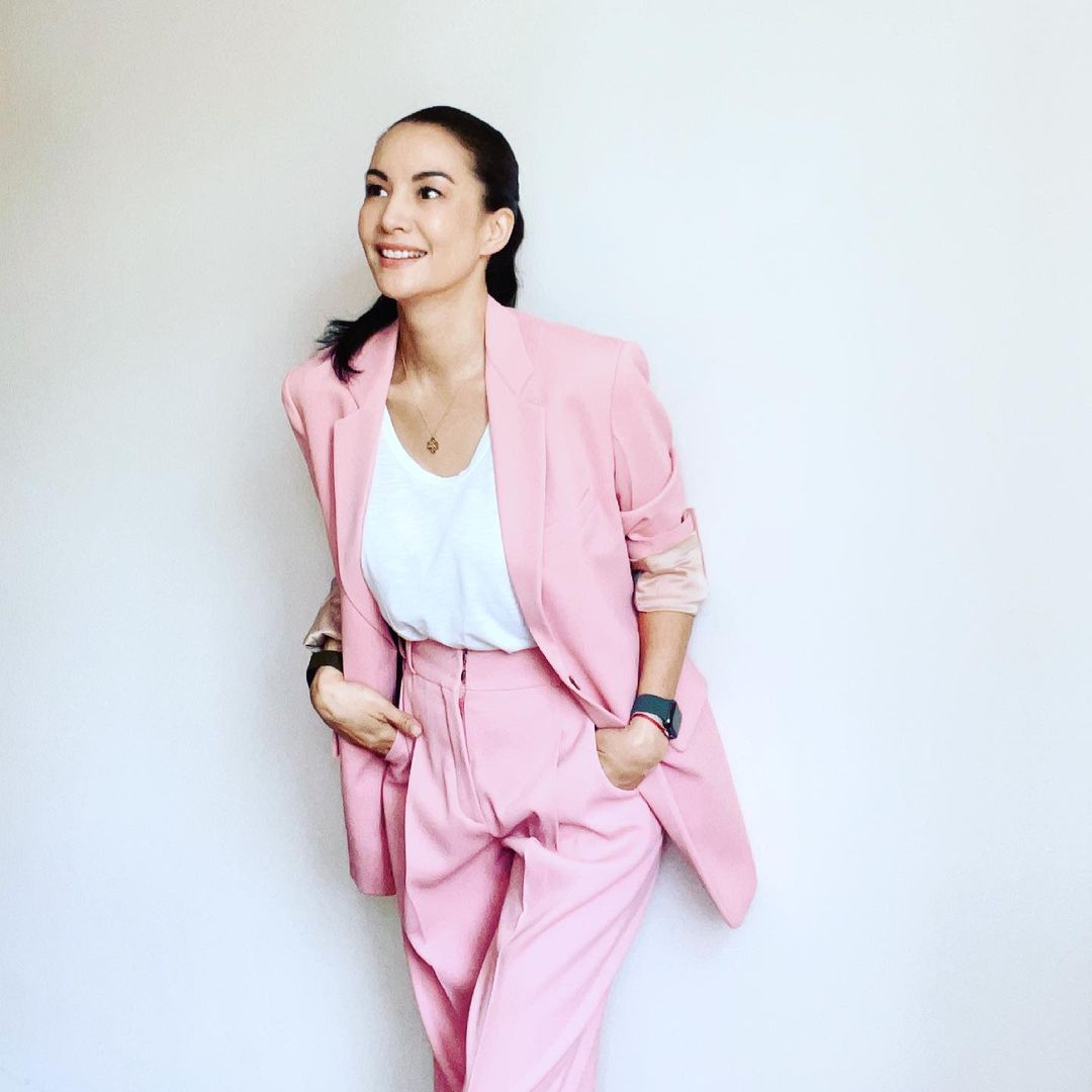 Inspirasi Tampil Chic Dan Stylish Ala Nadya Hutagalung