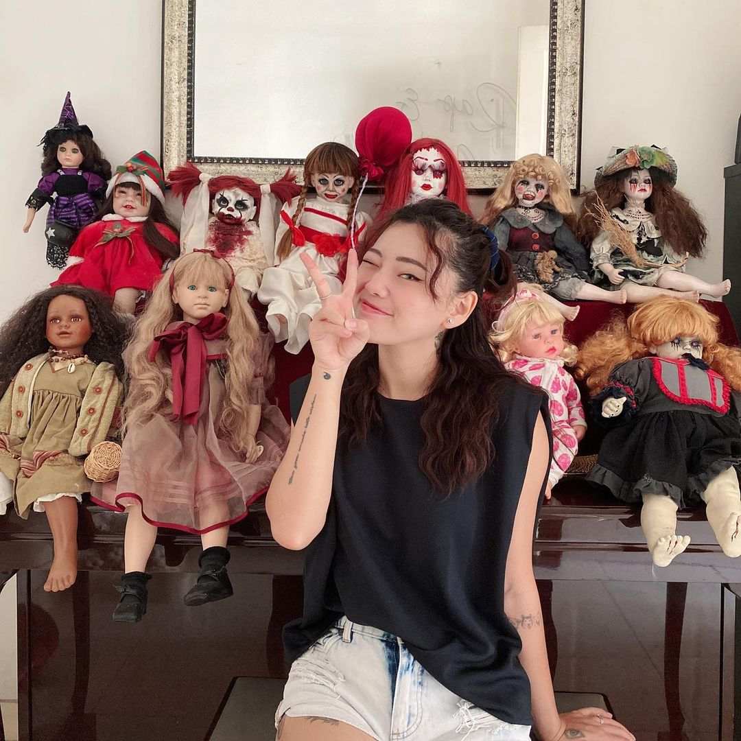 Artis Indonesia yang anggap boneka sebagai anak sendiri