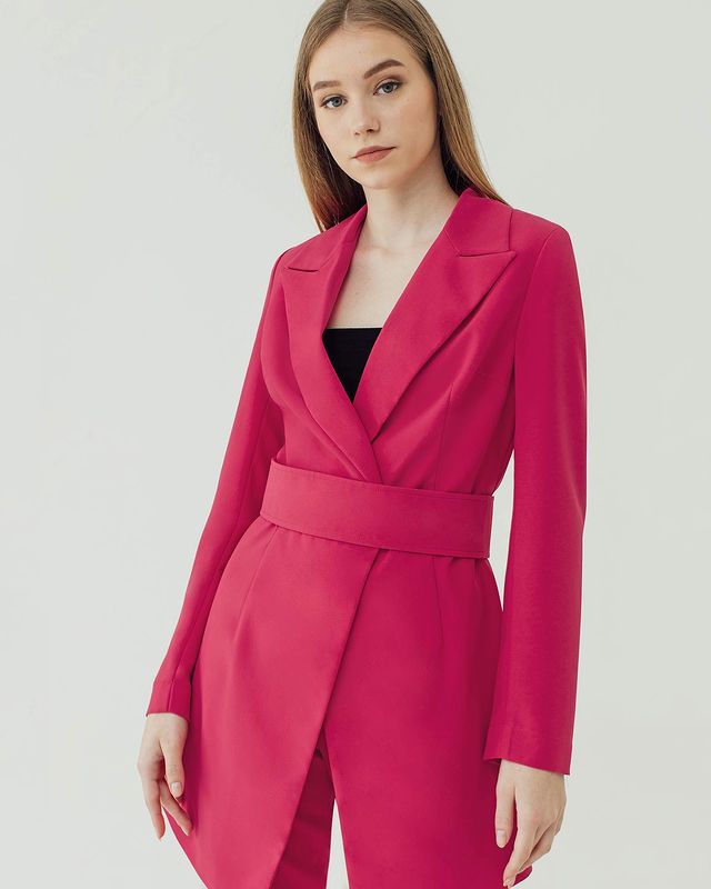 Yuk, Cari Setelan Blazer Wanita Sesuai Bentuk Badan Kamu!