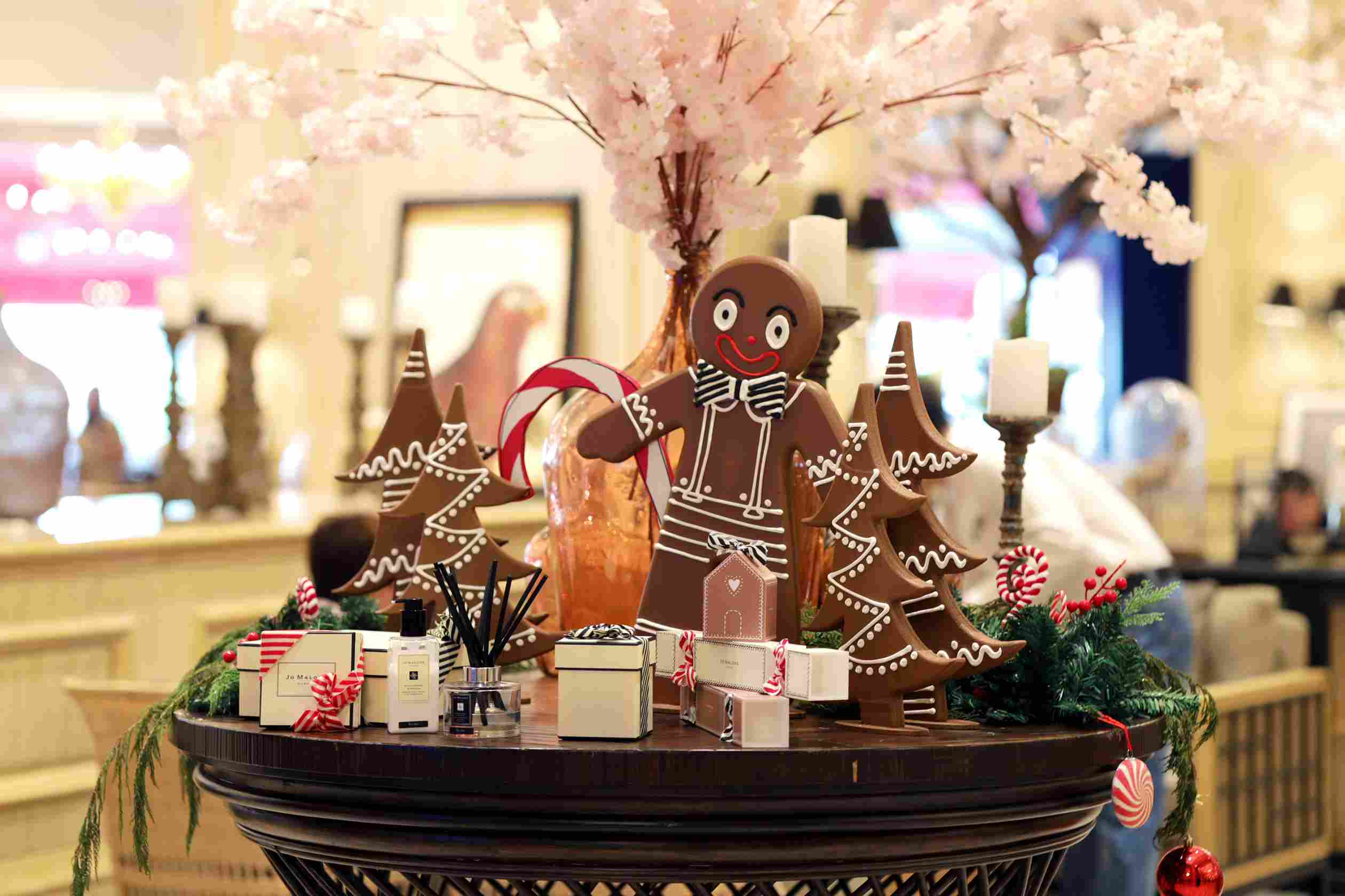 (Kue-kue buatan tangan yang spesial. Foto: Dok. The Ritz-Carlton Jakarta)
