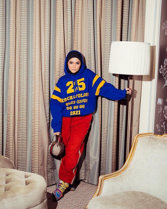  5 Celana ini Cocok Dengan Oversize Sweater, Sudah Tahu? 