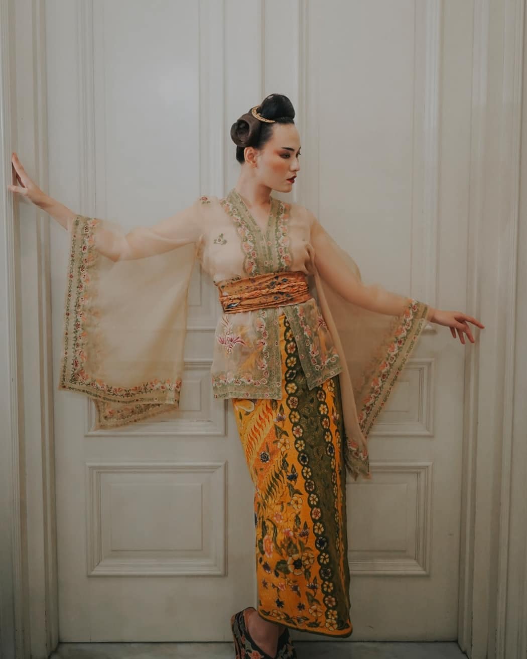 Kebaya modern