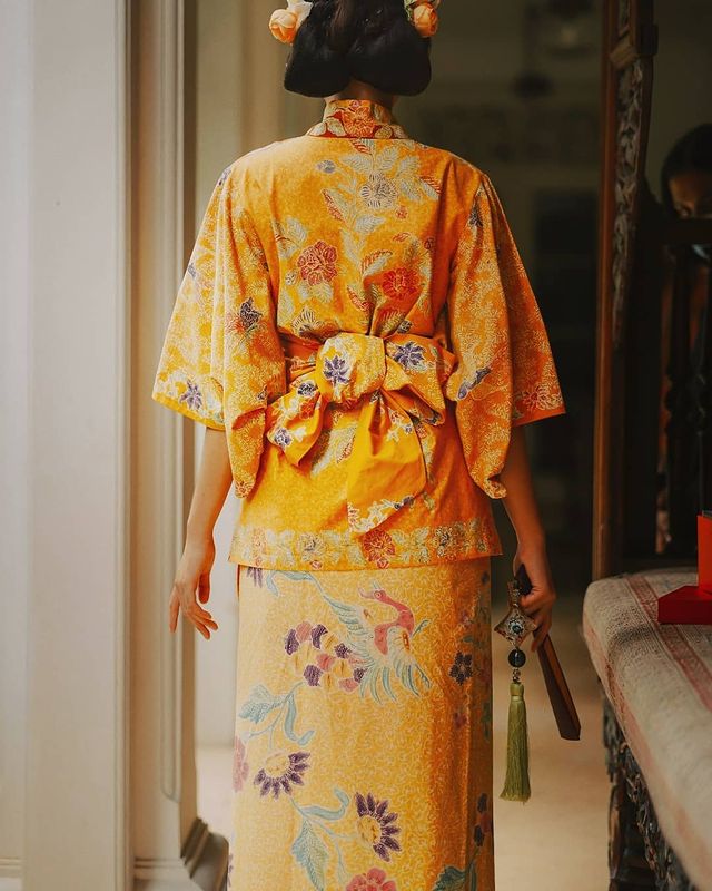 Kebaya modern