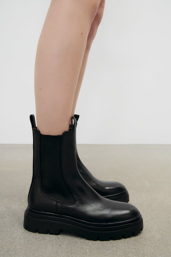Round-toe boots