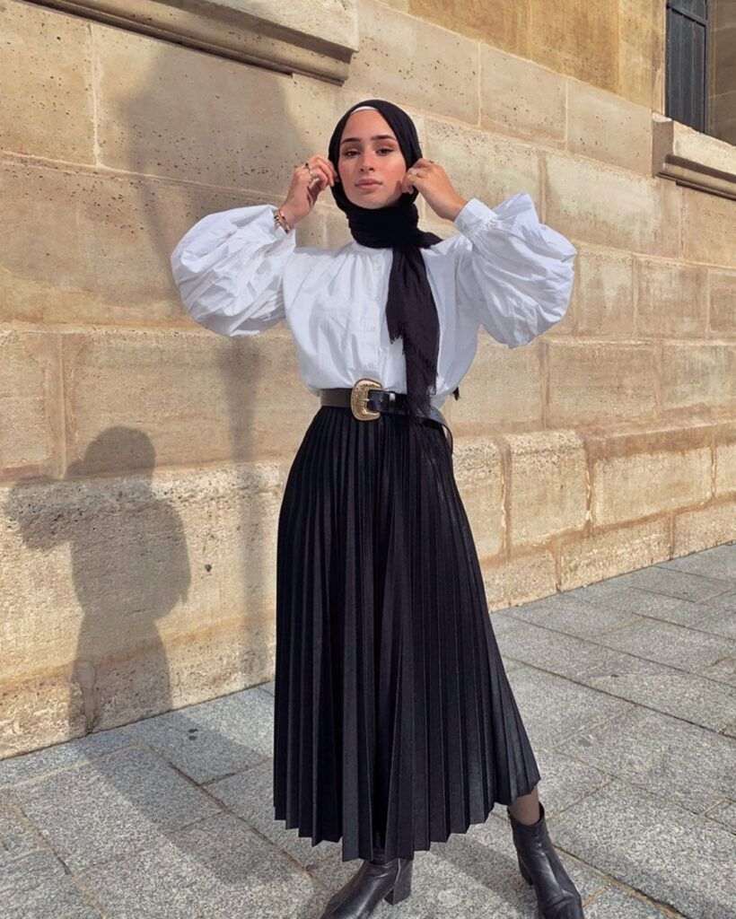 OOTD rok plisket hitam dan kemeja