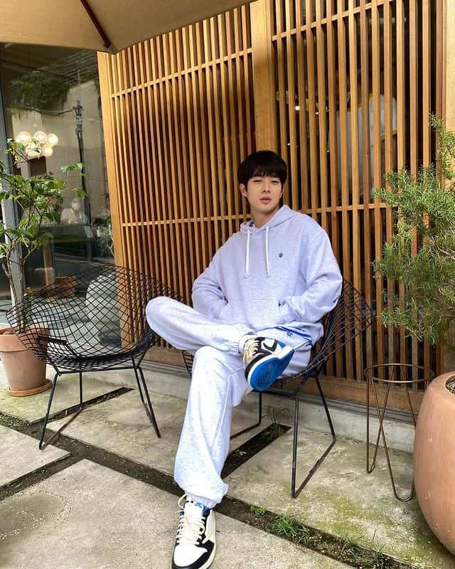 Mau Tampil Seperti Pria Korea? Intip Inspirasi Korean Style