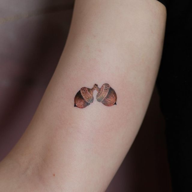 tato simbol keberuntungan