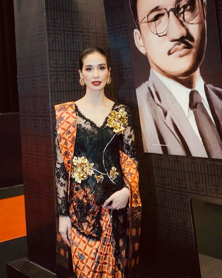 Kebaya modern