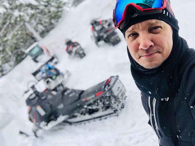 kecelakaan salju Jeremy Renner