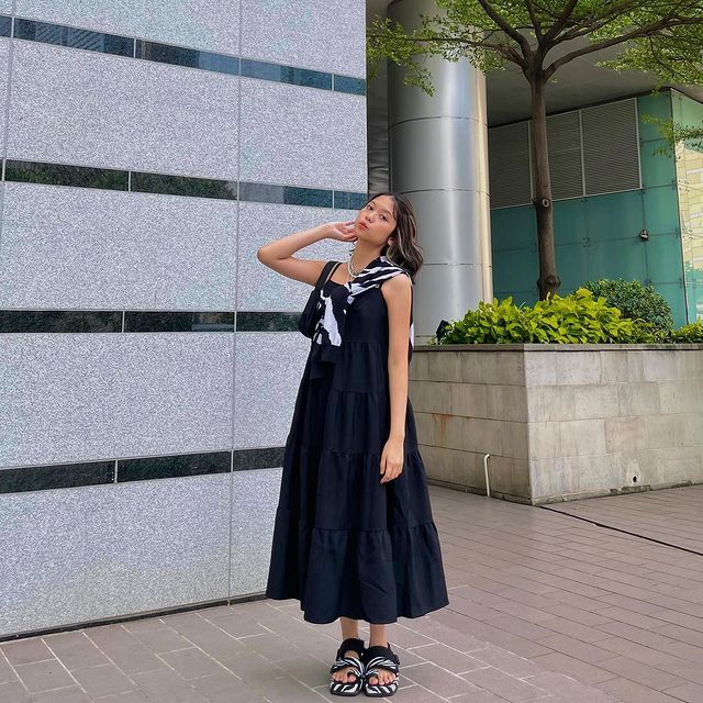 Outfit hitam