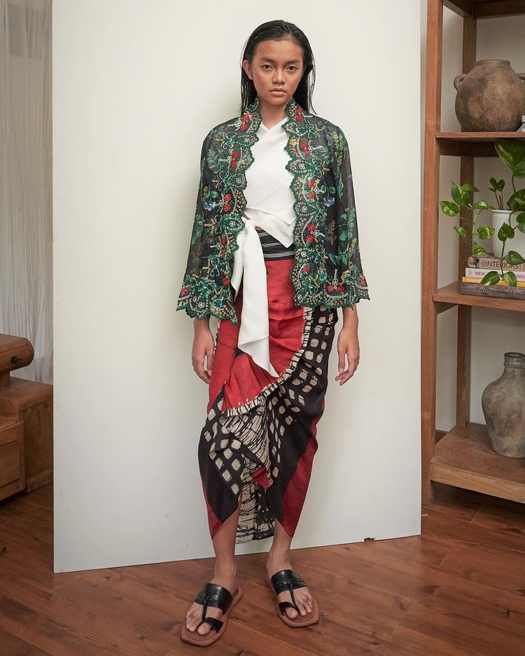 Kebaya modern