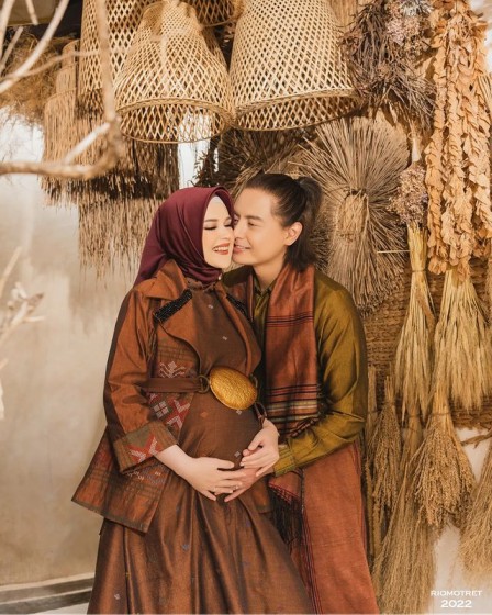 Inspirasi Ragam Konsep Maternity Shoot Ala Selebritas