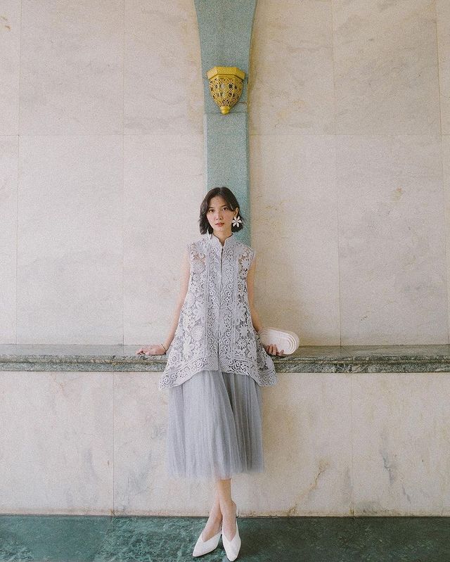 Kebaya Modern Simple