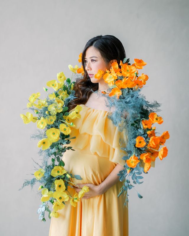 Inspirasi Ragam Konsep Maternity Shoot Ala Selebritas