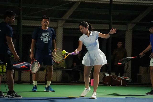 Sporty dan Stylish, Gaya Artis Indonesia Saat Main Tenis