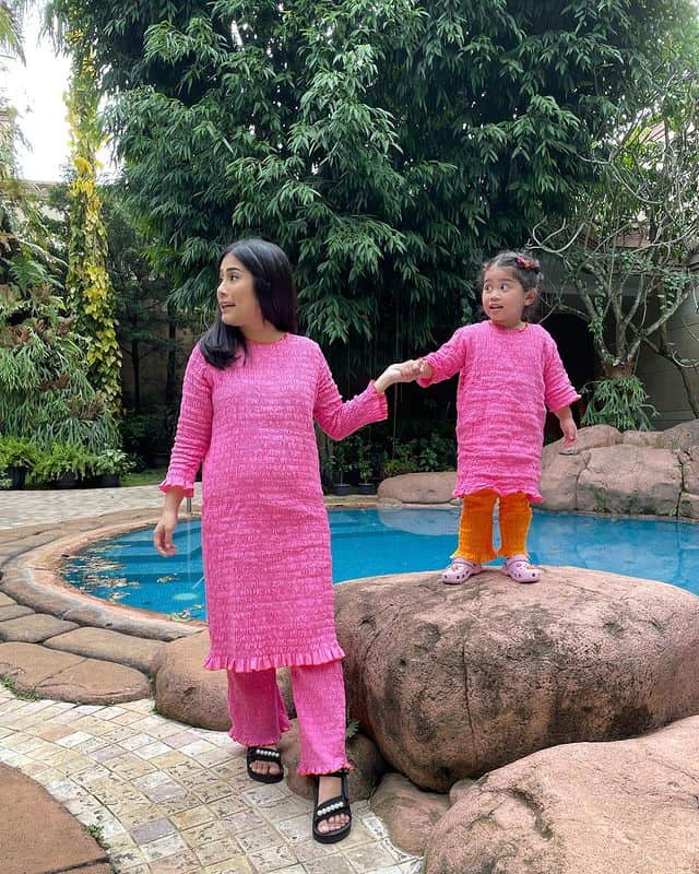Tetap Stylish! Ini Inspirasi Gaya Artis Indonesia Saat Hamil