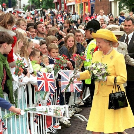 Penampilan yang timeless merupakan penampilan ikonik Ratu Elizabeth II