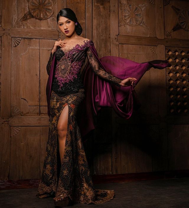 Inspirasi Outfit Ala Erina Gudono
