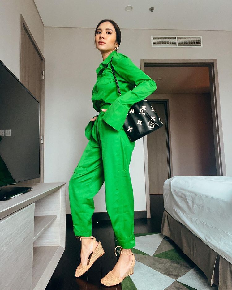 4 Inspirasi Mix and Match untuk Kamu Penggemar Warna Hijau! 