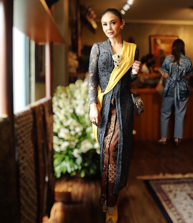 Yuni Shara