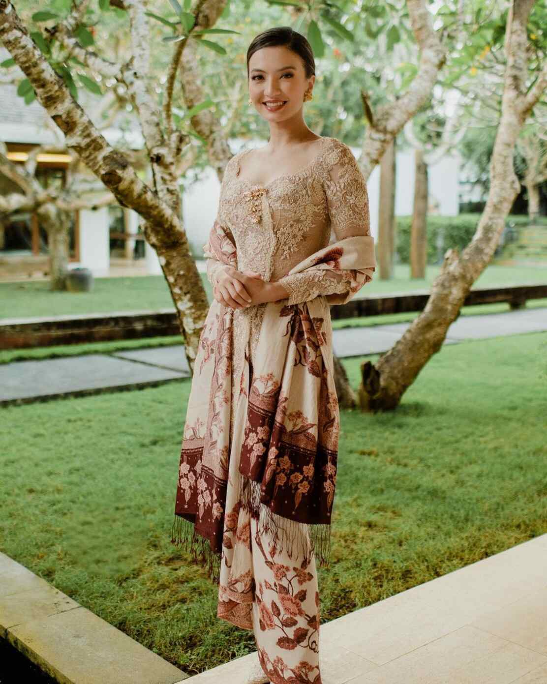 Mengintip 5 inspirasi kebaya modern dari para selebriti