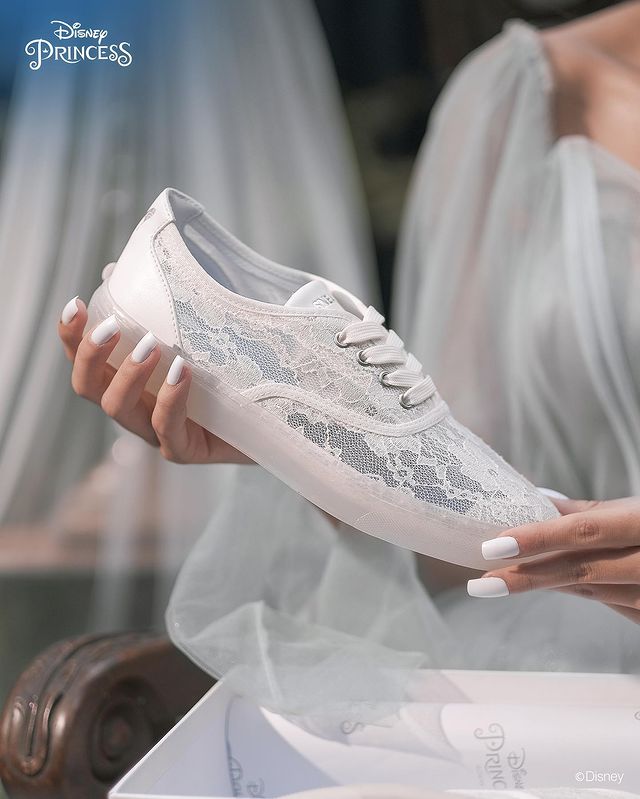 Sneakers yang terinspirasi dari Cinderella