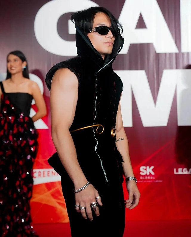 gaya pemeran film sri asih di gala premiere red carpet