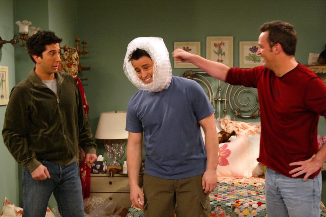 Mengenang Matthew Perry, Ini 4 Film dan Serial Legendarisnya