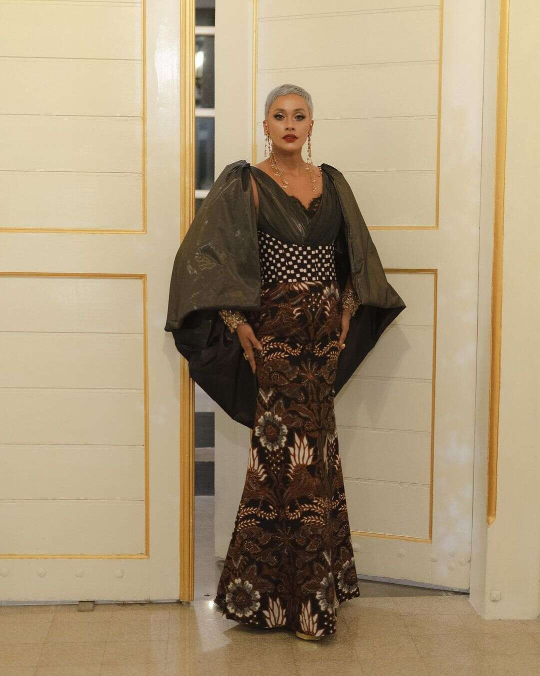 Mengintip 5 inspirasi kebaya modern dari para selebriti