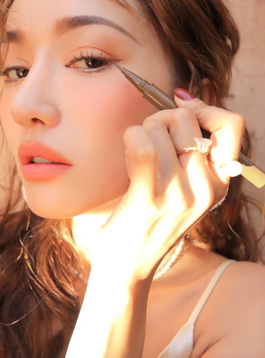 Brown eyeliner
