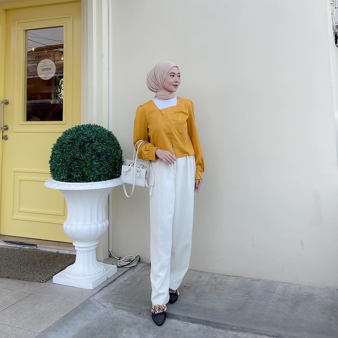 Baju warna mustard
