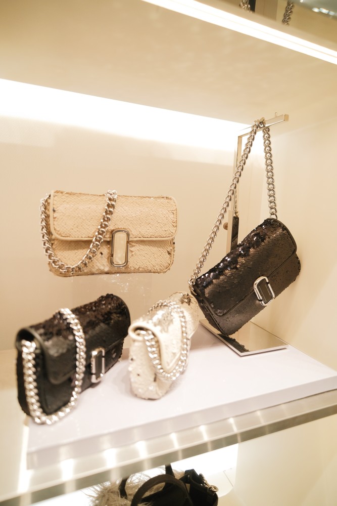 Marc Jacobs Resort 2023 koleksi tas JMarc Shoulder Bag