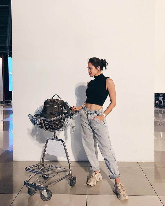 Anti Ribet, ini Outfit Pevita Perace yang Bisa Kamu Coba