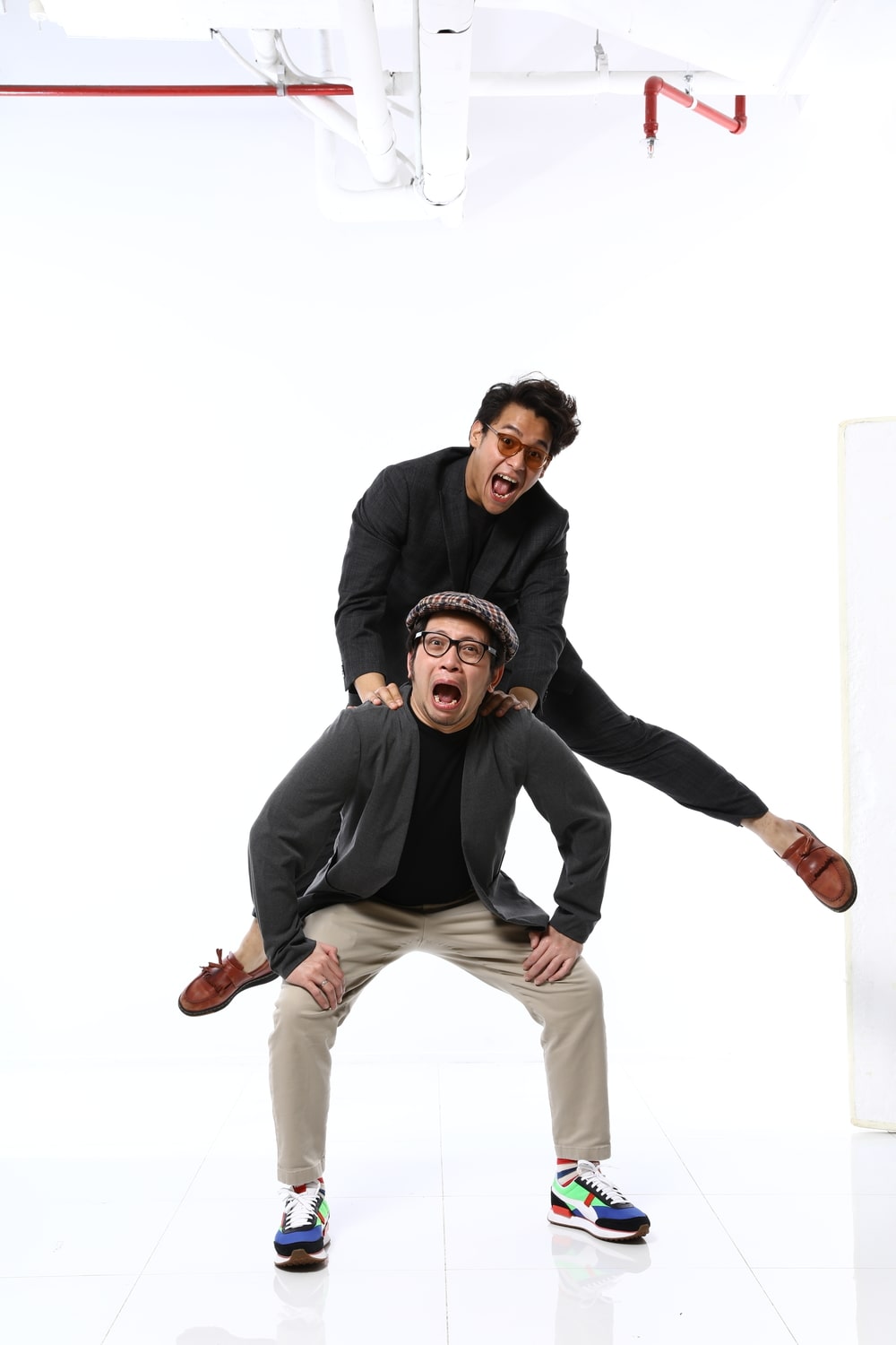 Ardhito pramono dan adit insomnia resmi jadi penyiar radio di hard rock fm