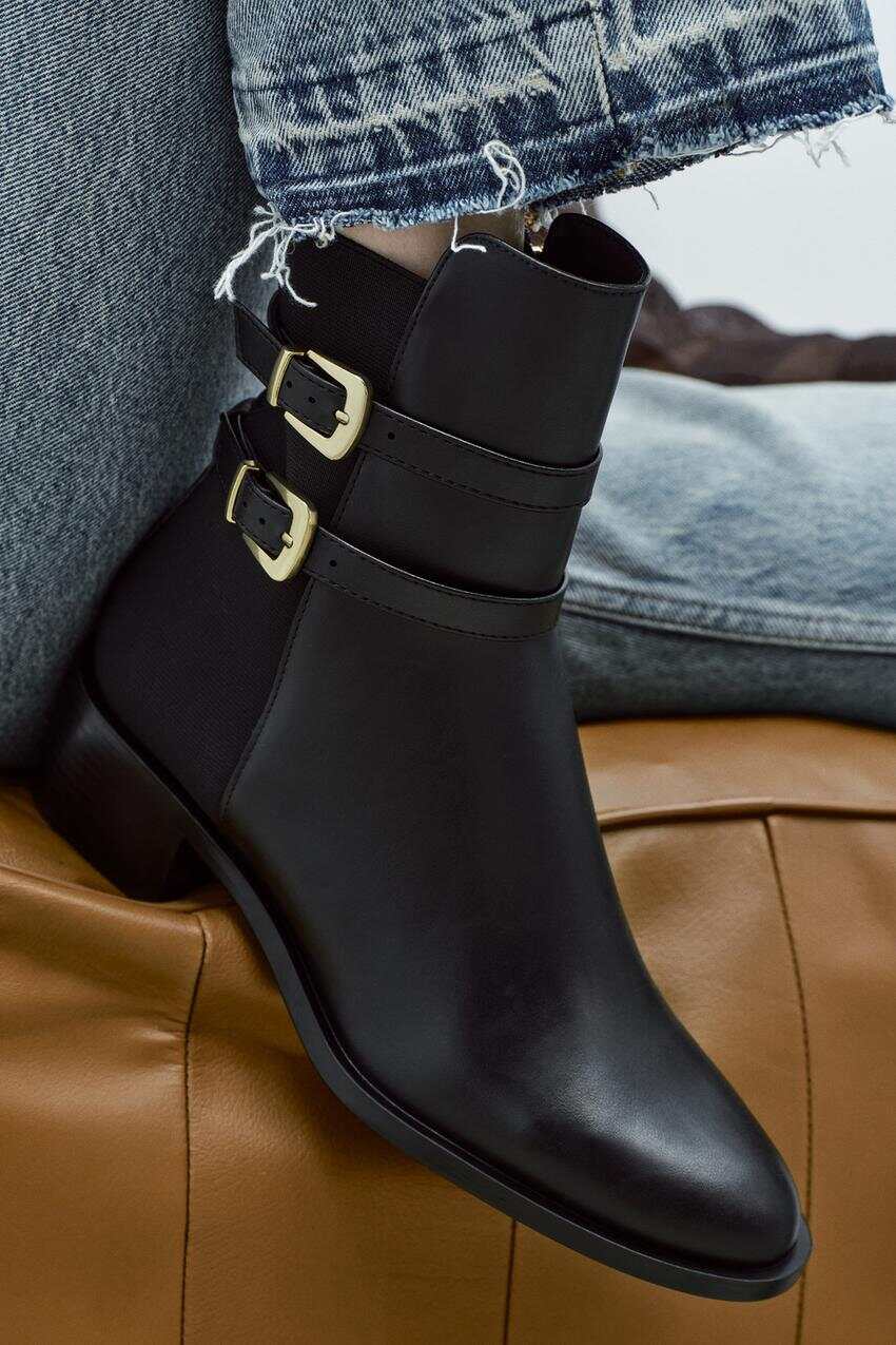 3 Tips Nyaman Pakai Ankle Boots, Bikin Kaki Tidak Sakit