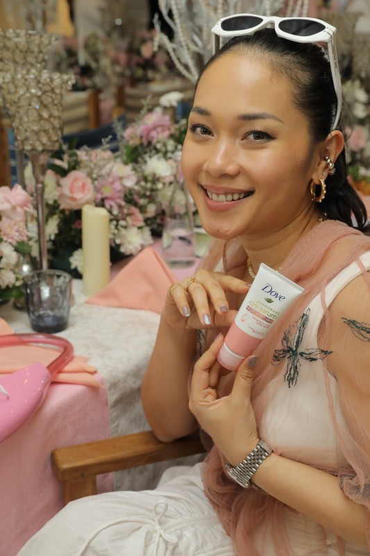 Dove Deodorant Dry Serum oleh Dove Deodorant di Underarms Expert Talk Cosmopolitan Indonesia Summer Party 2022