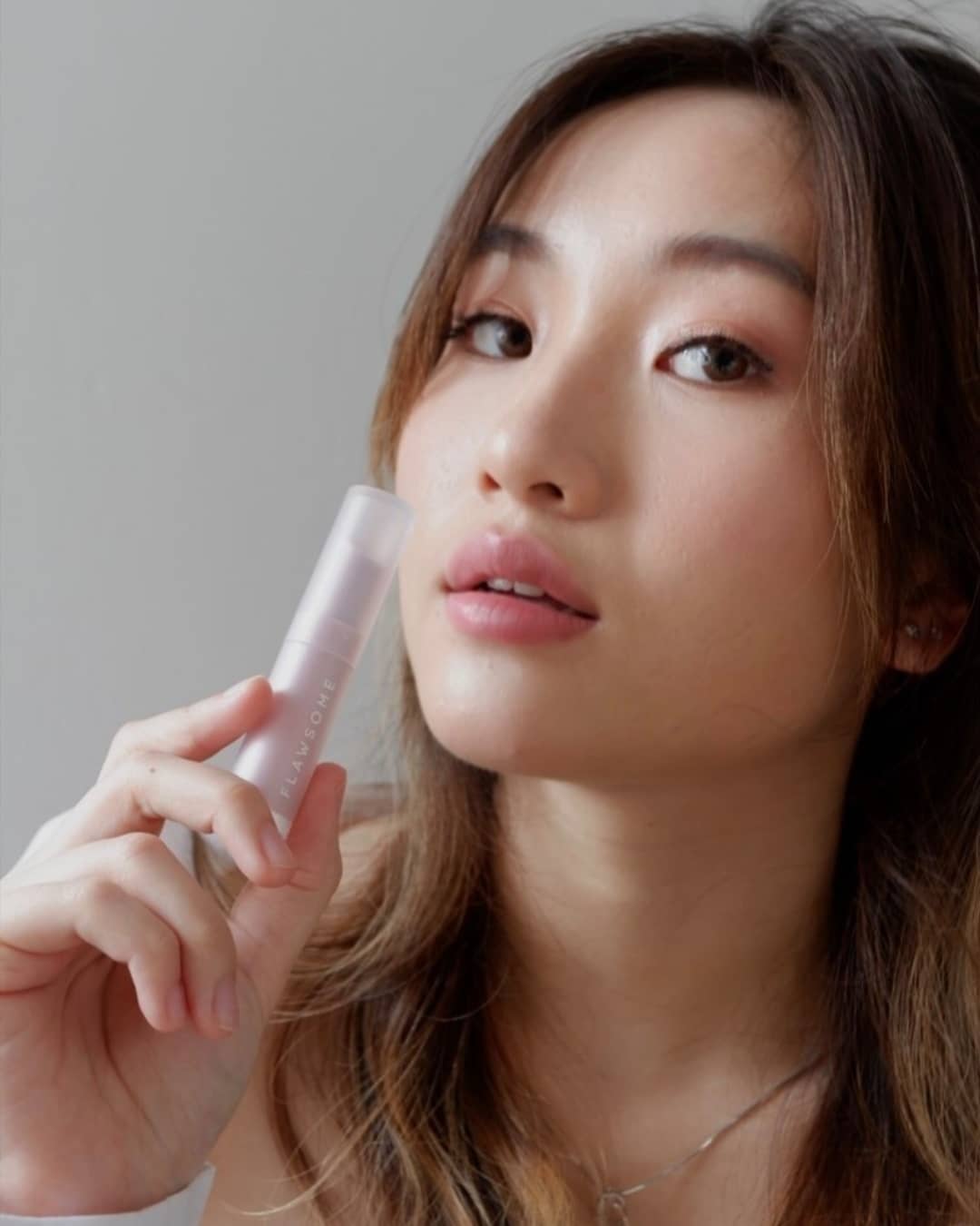 5 Rekomendasi Tinted Lip Balm Merek Lokal, Looking Fresh!