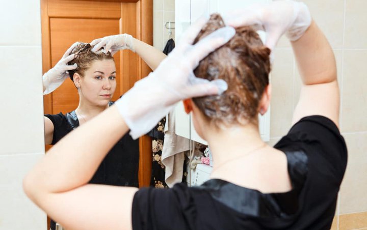 7 Teknik Pewarnaan Rambut Mandiri, Untuk Hasil yang Maksimal