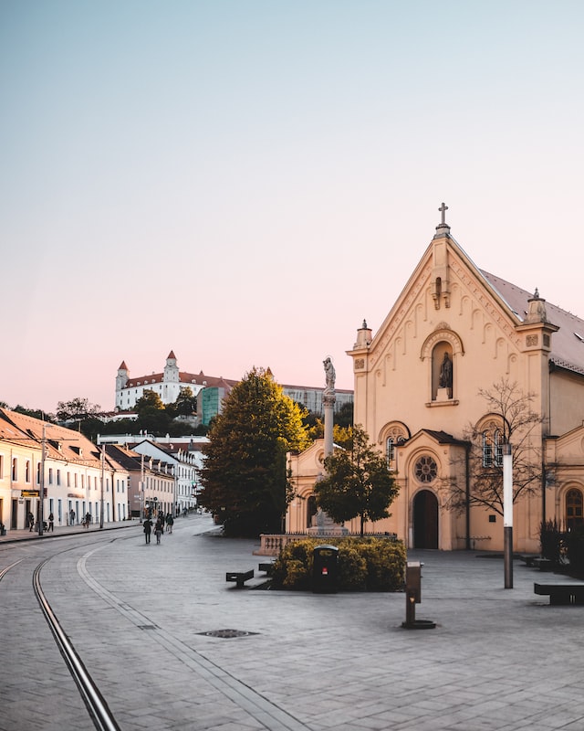 negara di eropa yang paling murah untuk travelling, slovakia
