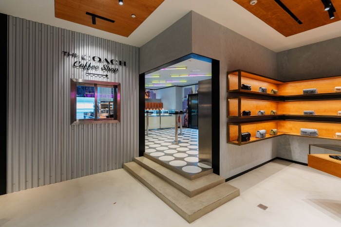 Coach Coffee Shop di Grand Indonesia
