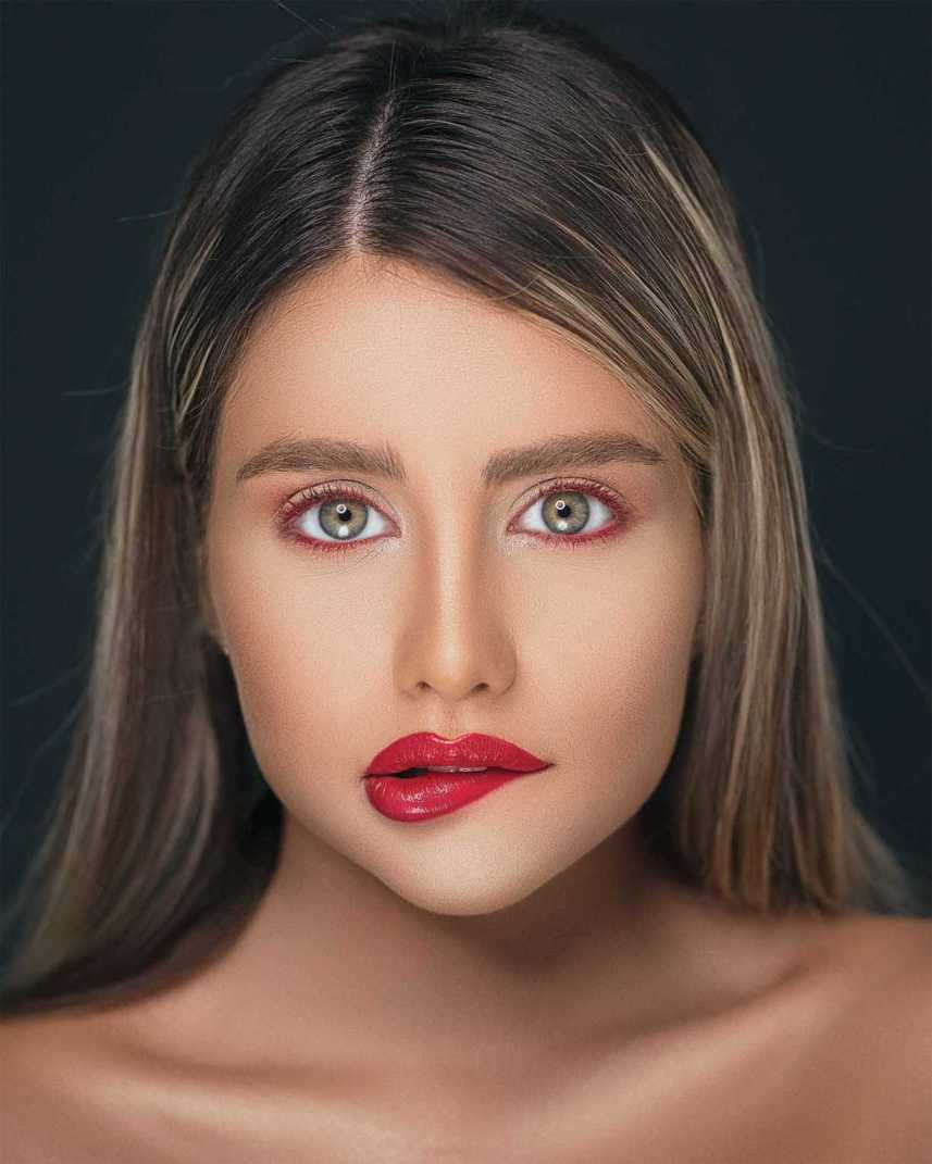 Highlighter makeup, cara menggunakan highlighter makeup, tips mengaplikasikan highlighter makeup