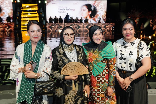 gala fashion night, wanita mandiri, bank mandiri