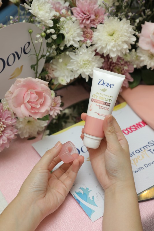 Dove Deodorant Dry Serum oleh Dove Deodorant di Underarms Expert Talk Cosmopolitan Indonesia Summer Party 2022