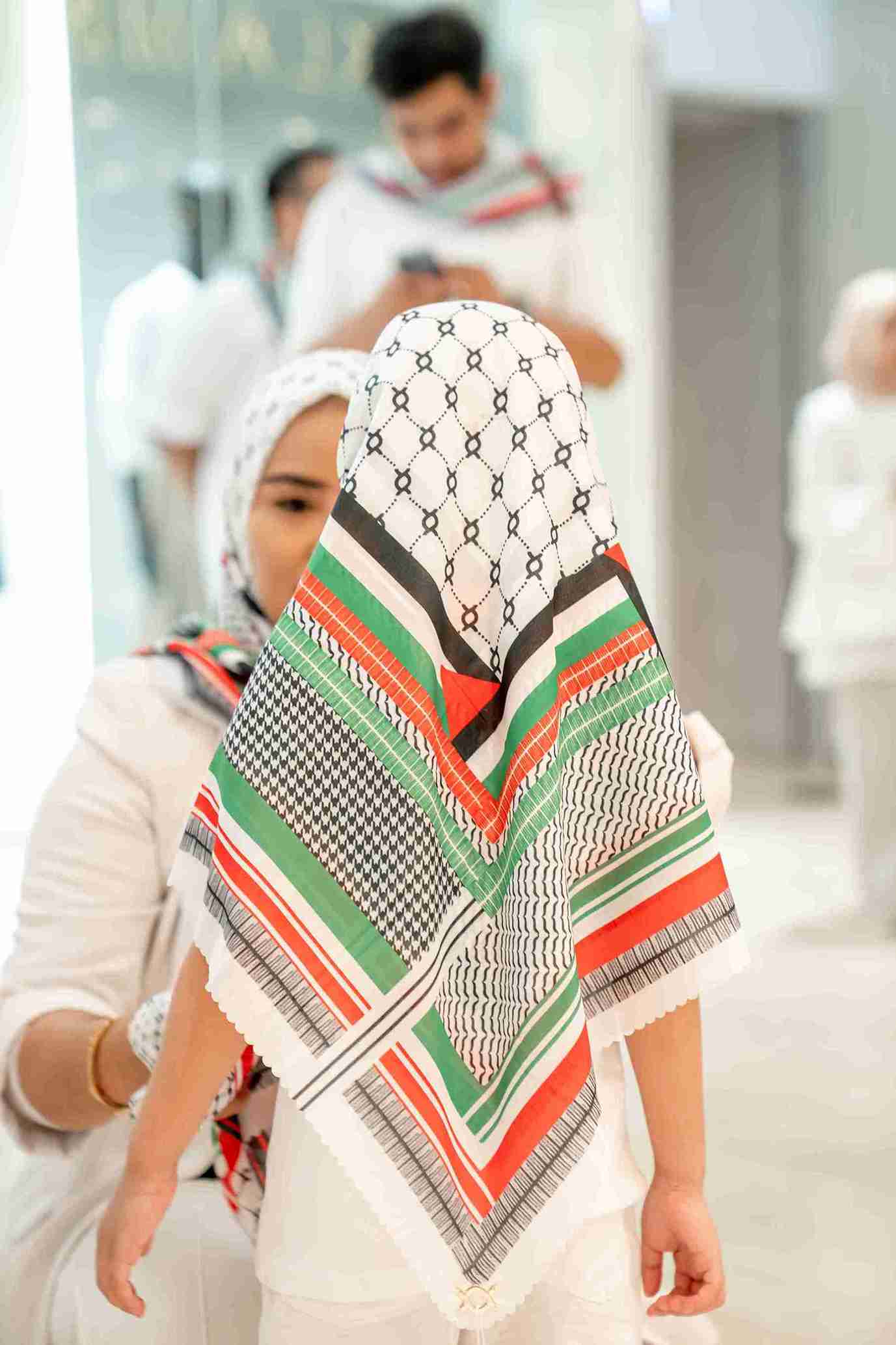(Klamby Mendukung Palestina dengan Scarf Solidaritas. Foto: Dok. Klamby)